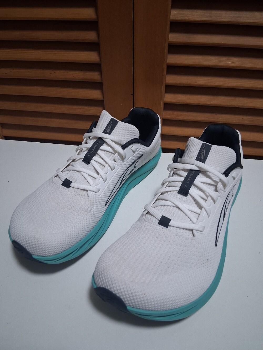 Altra Escalante 4 Womens 9 Zero Drop Lightweight Road Running Shoes White Blue - Picture 3 of 7